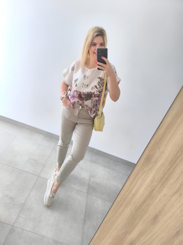 Lila virágos felső